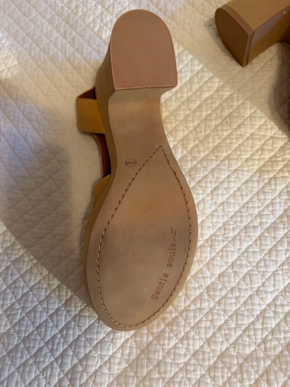 Gentle Souls Sz 10 Suede Crisscross Platform Sandals